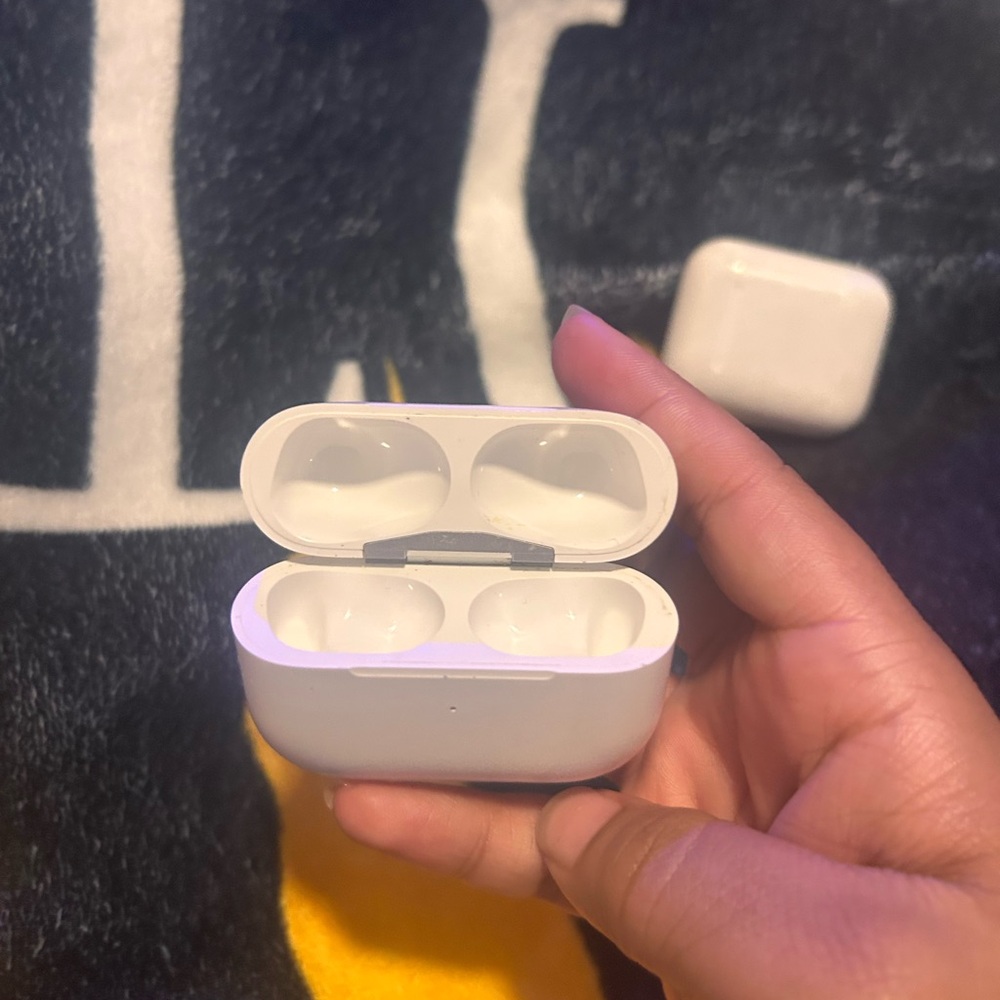 Apple White Earbud Headphones